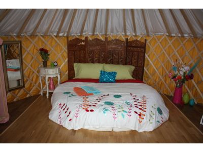 5* Gold Woodside B&B Yurt and Tipi Glamping Sussex